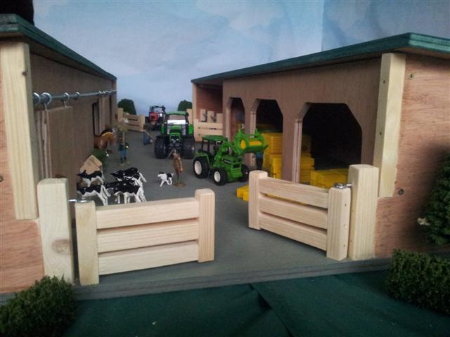 working toy farm hay shed machinery farm yard sttswings