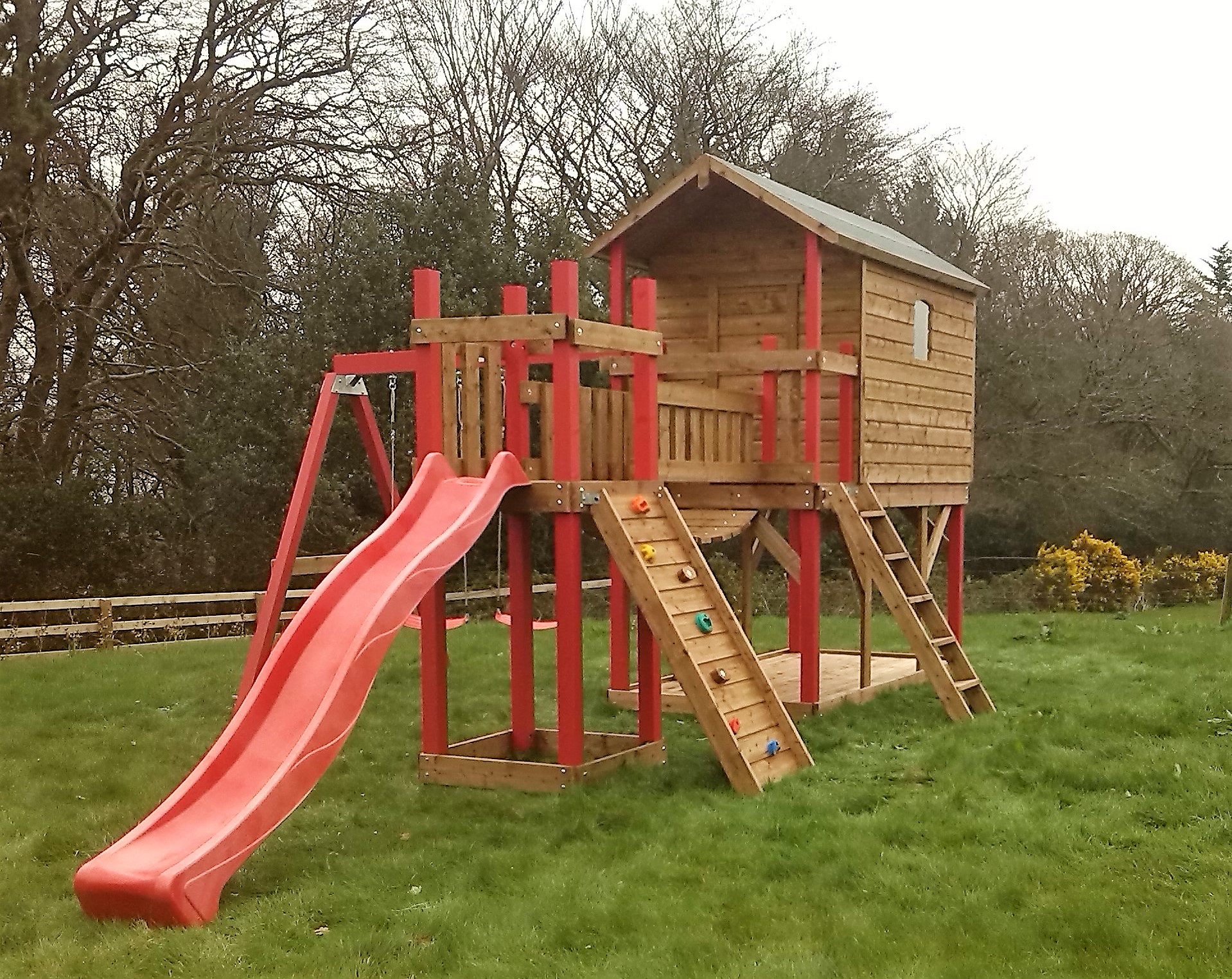 Deluxe tree house with bridge link,slide & swings ref.087T • outdoor