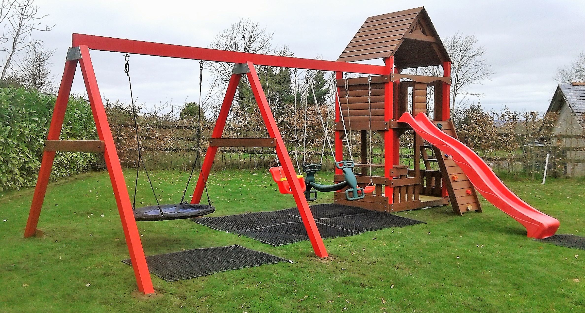 PlaycentreRubytreehouseplayhouseslideswingsnestbabyrockwall